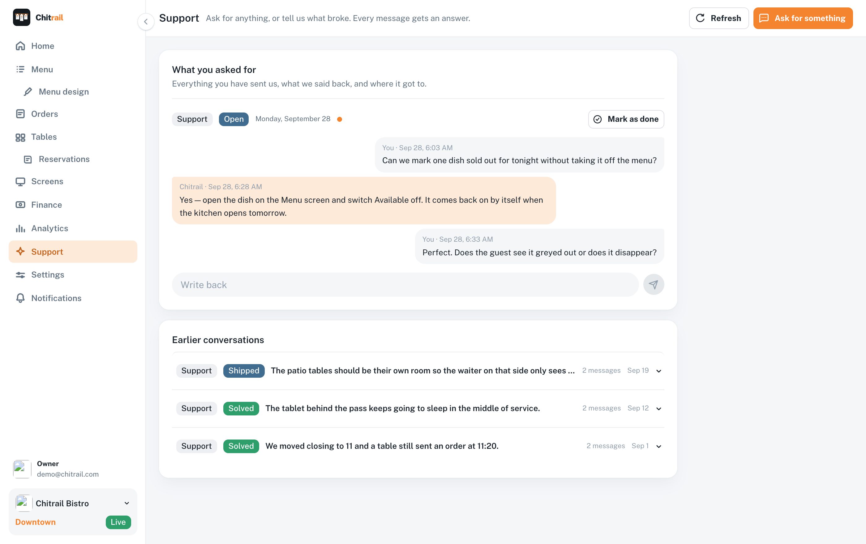 The support screen with a conversation and its earlier threads